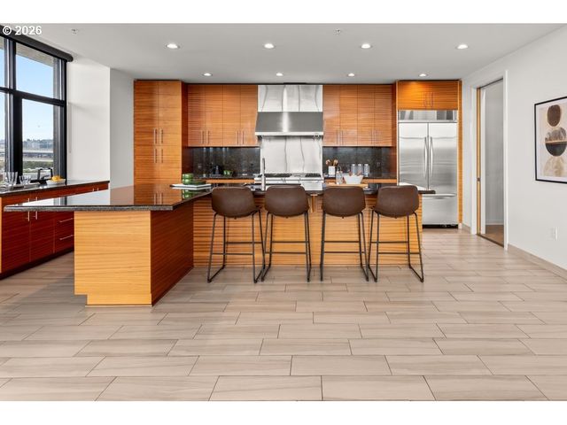 1830 Nw RIVERSCAPE St 801, Portland, OR 97209