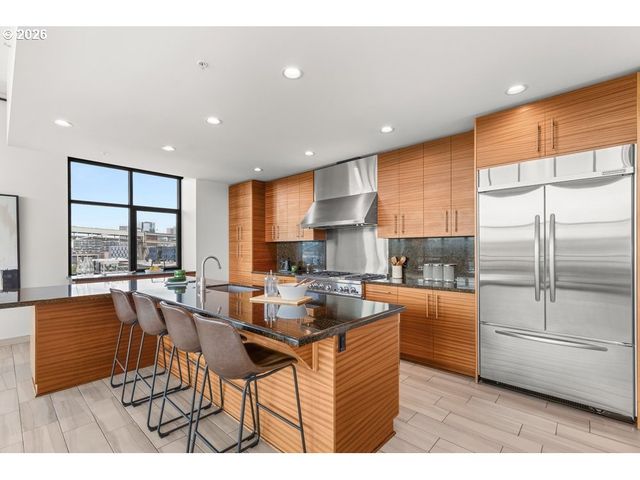 1830 Nw RIVERSCAPE St 801, Portland, OR 97209