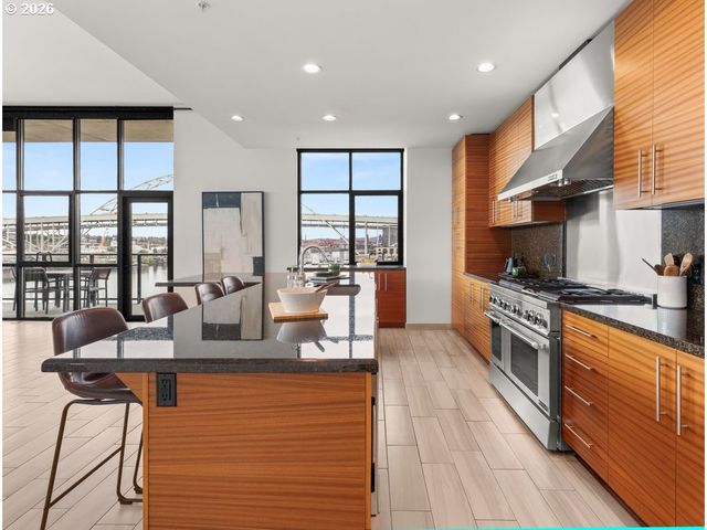 1830 Nw RIVERSCAPE St 801, Portland, OR 97209
