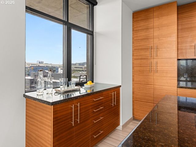 1830 Nw RIVERSCAPE St 801, Portland, OR 97209