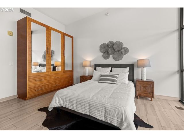 1830 Nw RIVERSCAPE St 801, Portland, OR 97209