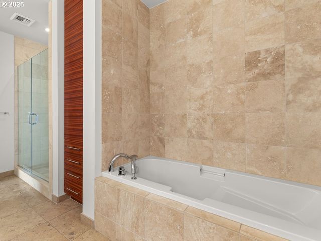 1830 Nw RIVERSCAPE St 801, Portland, OR 97209