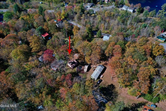 8 Park Avenue, Greenfield, NY 12850