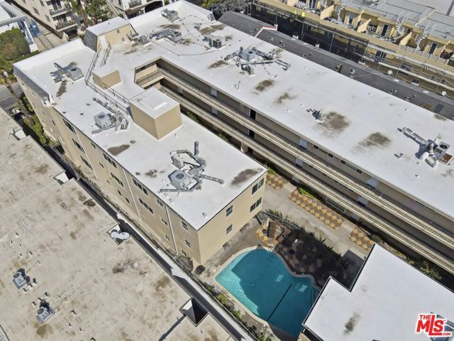 11646 Chenault Street 19, Los Angeles, CA 90049