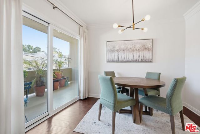 11646 Chenault Street 19, Los Angeles, CA 90049