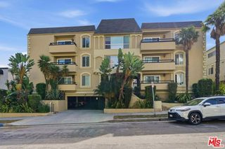 11646 Chenault Street 19, Los Angeles, CA 90049