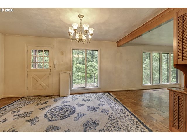 5830 Nw CORNELL Rd, Portland, OR 97210