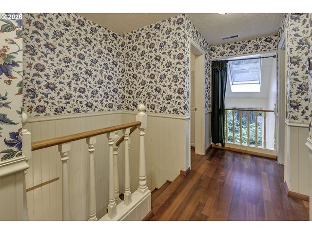 5830 Nw CORNELL Rd, Portland, OR 97210