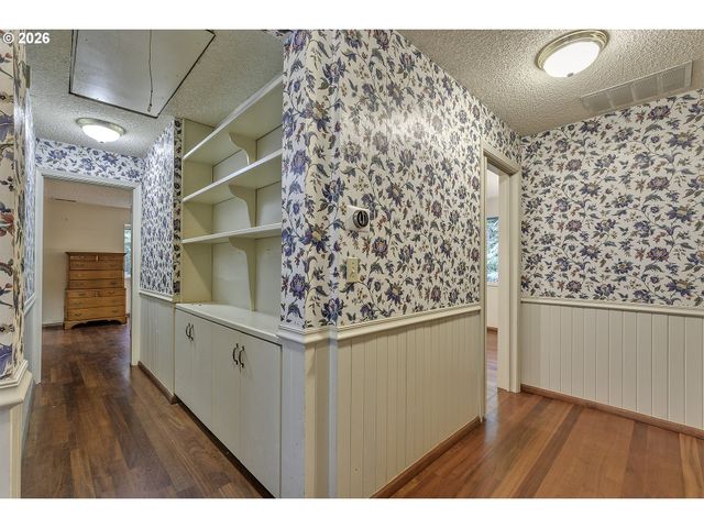 5830 Nw CORNELL Rd, Portland, OR 97210