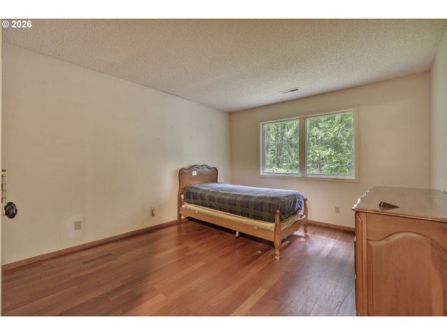 5830 Nw CORNELL Rd, Portland, OR 97210