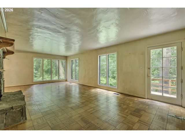 5830 Nw CORNELL Rd, Portland, OR 97210
