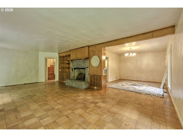 5830 Nw CORNELL Rd, Portland, OR 97210