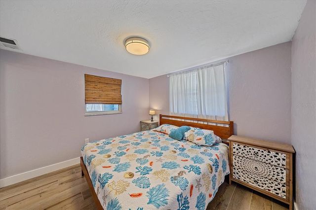 130 E SEMINOLE DRIVE, Venice, FL 34293