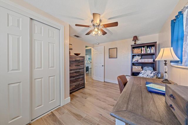 130 E SEMINOLE DRIVE, Venice, FL 34293