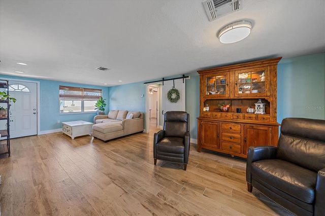 130 E SEMINOLE DRIVE, Venice, FL 34293