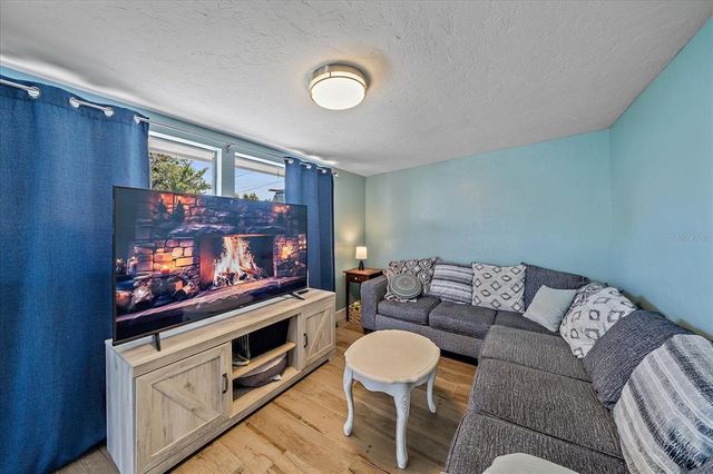 130 E SEMINOLE DRIVE, Venice, FL 34293
