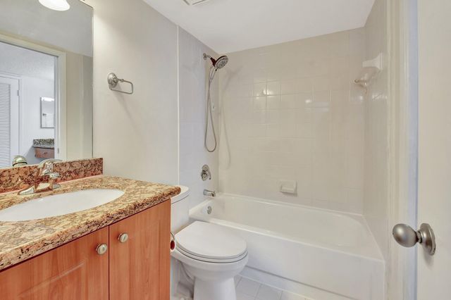 820 Lavers Circle G402, Delray Beach, FL 33444