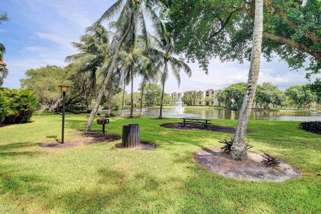 820 Lavers Circle G402, Delray Beach, FL 33444