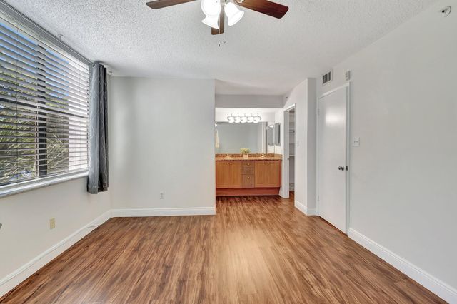 820 Lavers Circle G402, Delray Beach, FL 33444