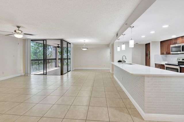 820 Lavers Circle G402, Delray Beach, FL 33444