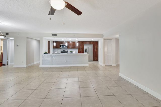 820 Lavers Circle G402, Delray Beach, FL 33444