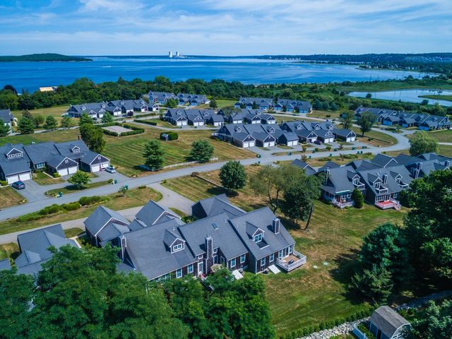 243 FERRY LANDING CIRCLE Circle 12 B, Portsmouth, RI 02871