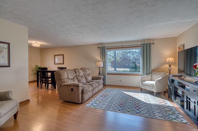 1879 W 3rd Street, Jasper, IN 47546