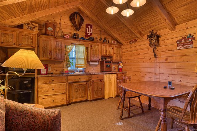 1879 W 3rd Street, Jasper, IN 47546