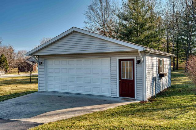 1879 W 3rd Street, Jasper, IN 47546