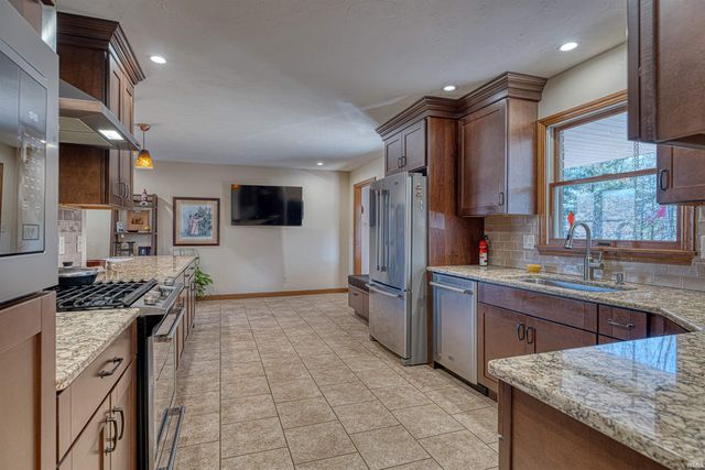 1879 W 3rd Street, Jasper, IN 47546