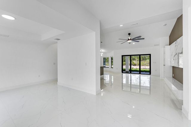2702 50th Street SW, Lehigh Acres, FL 33976