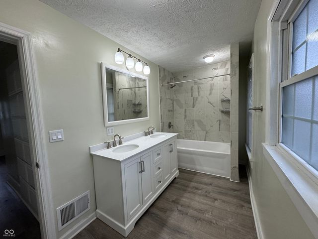 221 N Julian Street, Rushville, IN 46173