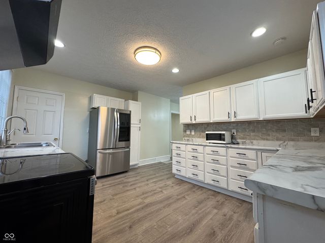 221 N Julian Street, Rushville, IN 46173