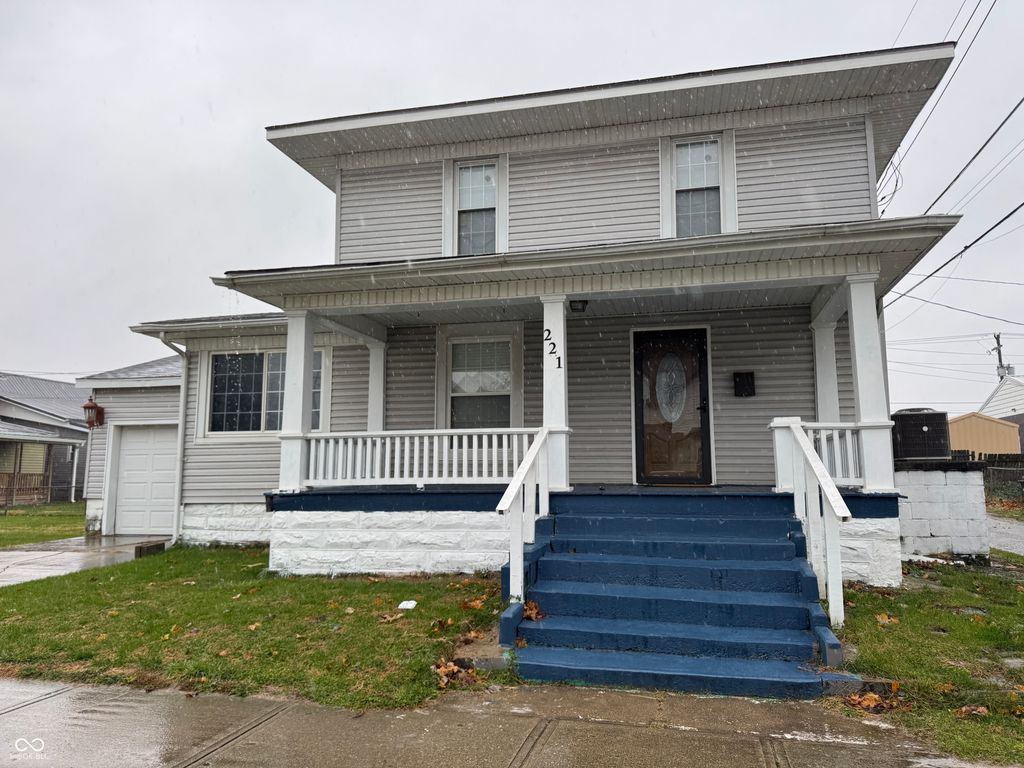 221 N Julian Street, Rushville, IN 46173