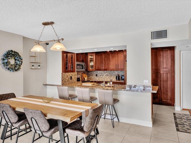 1150 Hillsboro Mile 1008, Hillsboro Beach, FL 33062