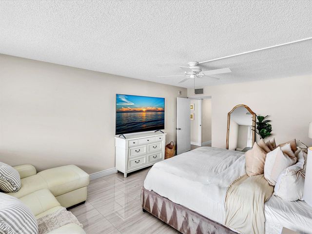 1150 Hillsboro Mile 1008, Hillsboro Beach, FL 33062