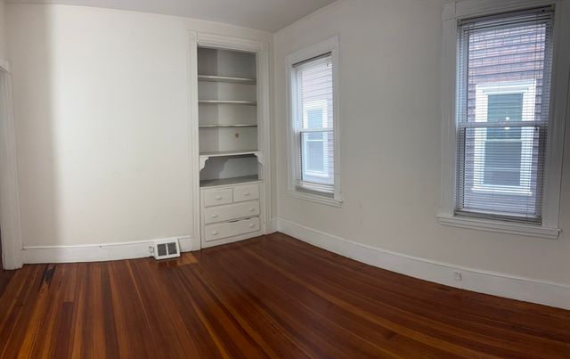 427 Winthrop St 1, Winthrop, MA 02152