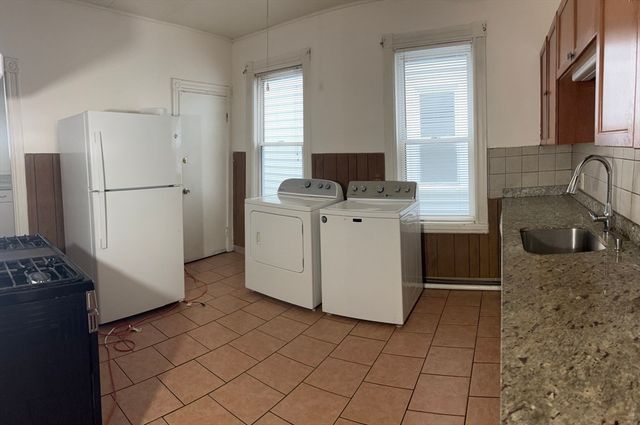 427 Winthrop St 1, Winthrop, MA 02152