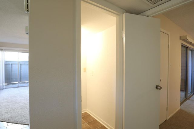 6601 Sands Point Drive 74, Houston, TX 77074