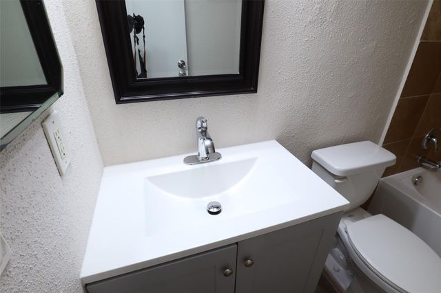 6601 Sands Point Drive 74, Houston, TX 77074