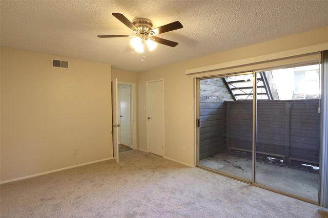 6601 Sands Point Drive 74, Houston, TX 77074