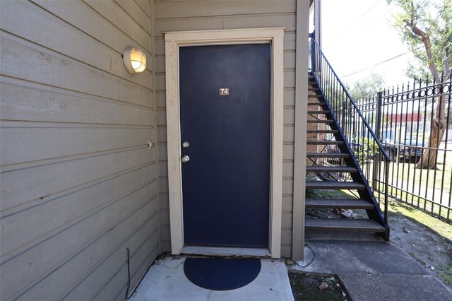 6601 Sands Point Drive 74, Houston, TX 77074