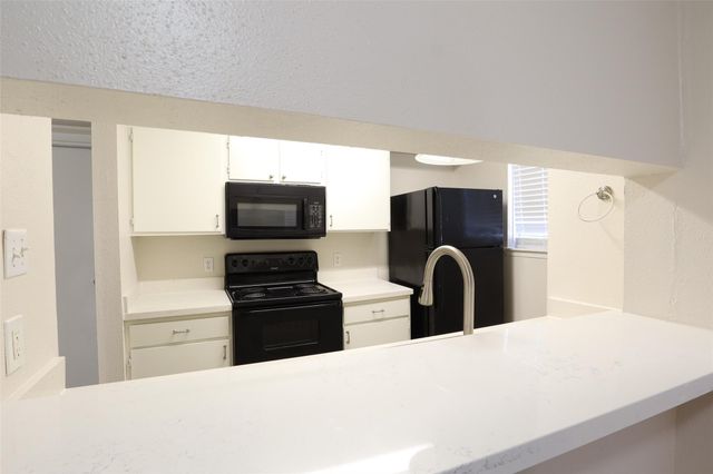 6601 Sands Point Drive 74, Houston, TX 77074