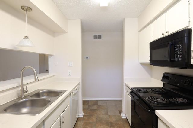 6601 Sands Point Drive 74, Houston, TX 77074