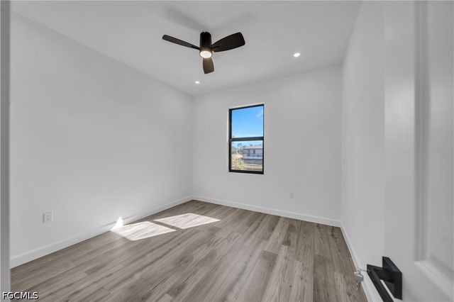 1924 NE 33rd LN, Cape Coral, FL 33909