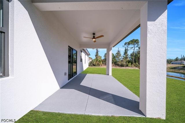 1924 NE 33rd LN, Cape Coral, FL 33909