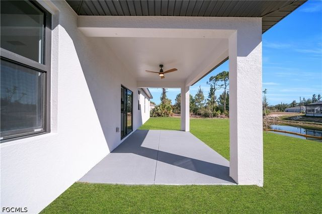 1924 NE 33rd LN, Cape Coral, FL 33909