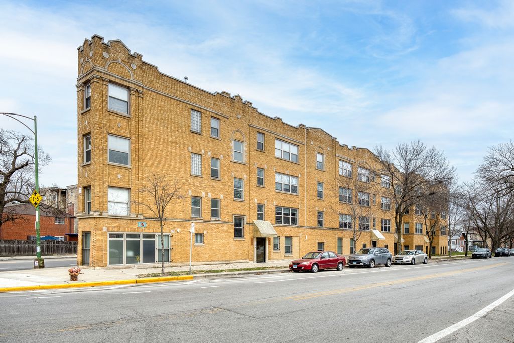 7223 N Rogers Avenue 1, Chicago, IL 60645