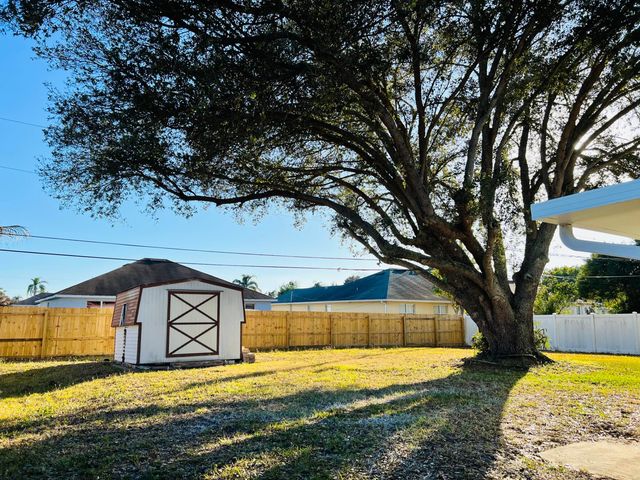 442 SW Lucero Drive, Port St. Lucie, Port St Lucie, FL 34983