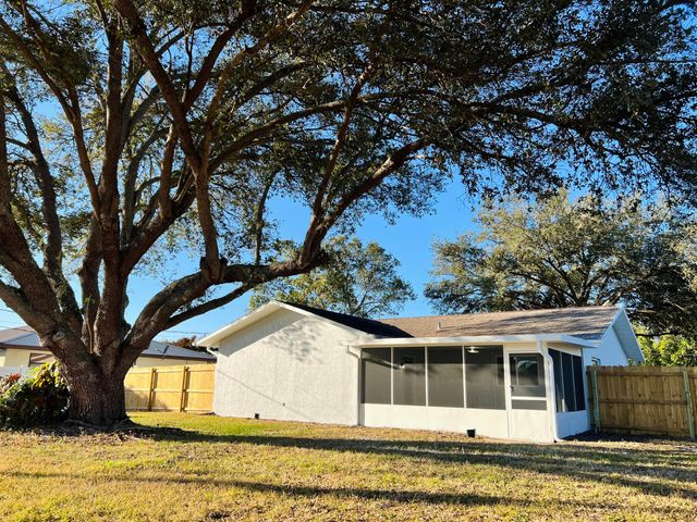 442 SW Lucero Drive, Port St. Lucie, Port St Lucie, FL 34983